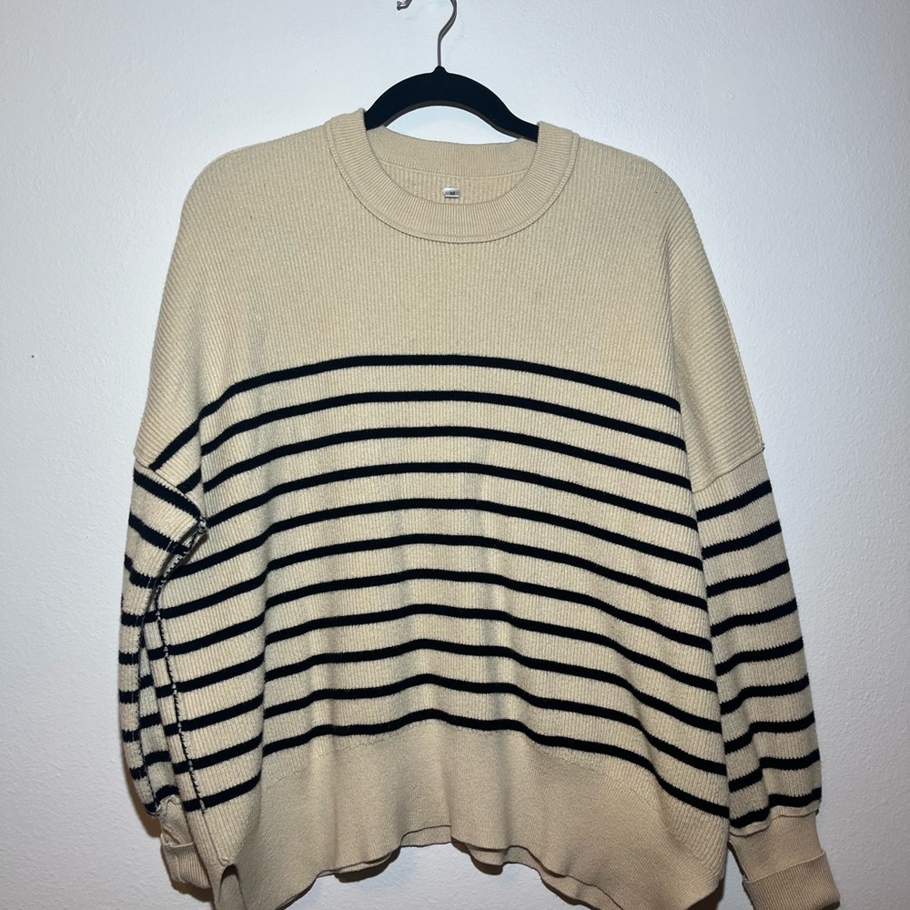 Unbranded Women’s Cream and Black Striped Crewneck Pullover Sweater Cardigan